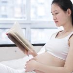 3 Cuốn sách hay mẹ bầu nên đọc cho thai nhi nghe trong giai đoạn thai kỳ