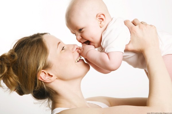 Sau sinh uống canxi và sắt có lợi cho sự phục hồi của mẹ và bé