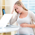 Việc mẹ bầu nên tránh trong 3 tháng giữa thai kỳ kẻo dễ sinh non