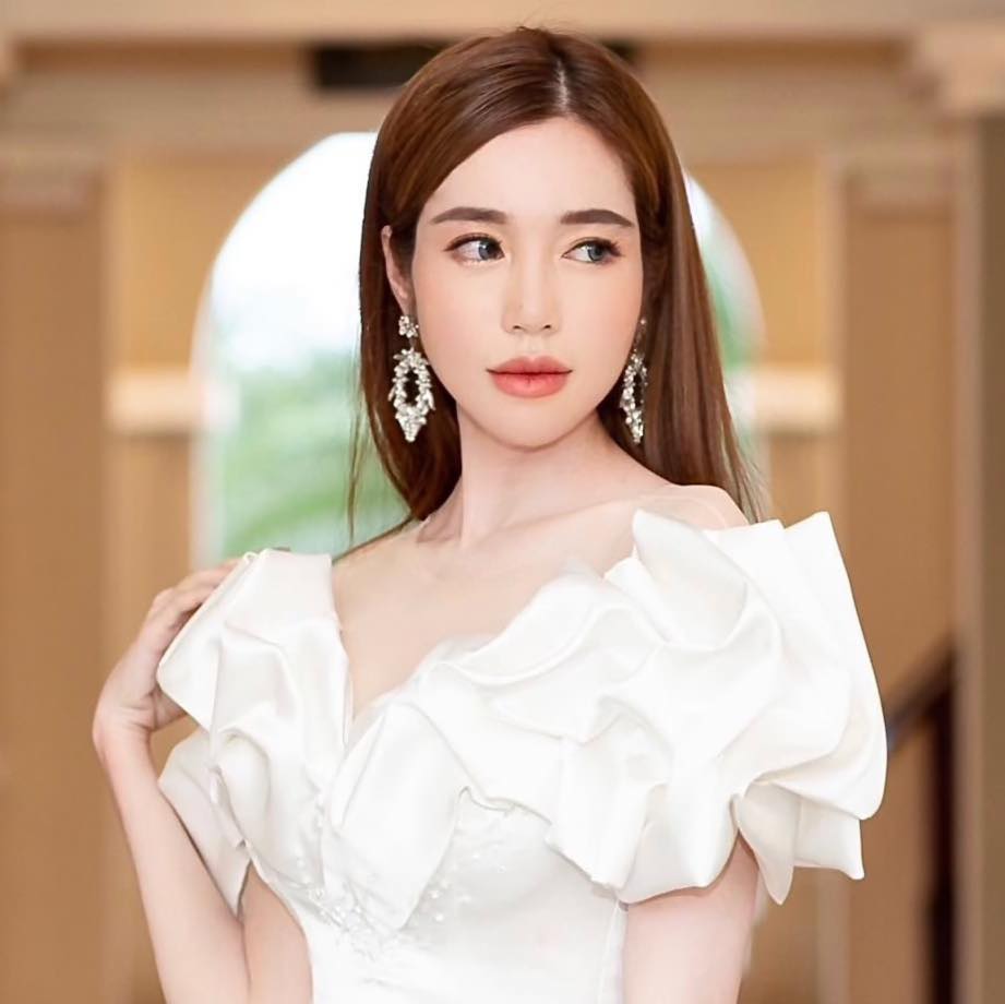 Elly Trần phê phán một bộ phận fan cuồng coi idol như cha như mẹ