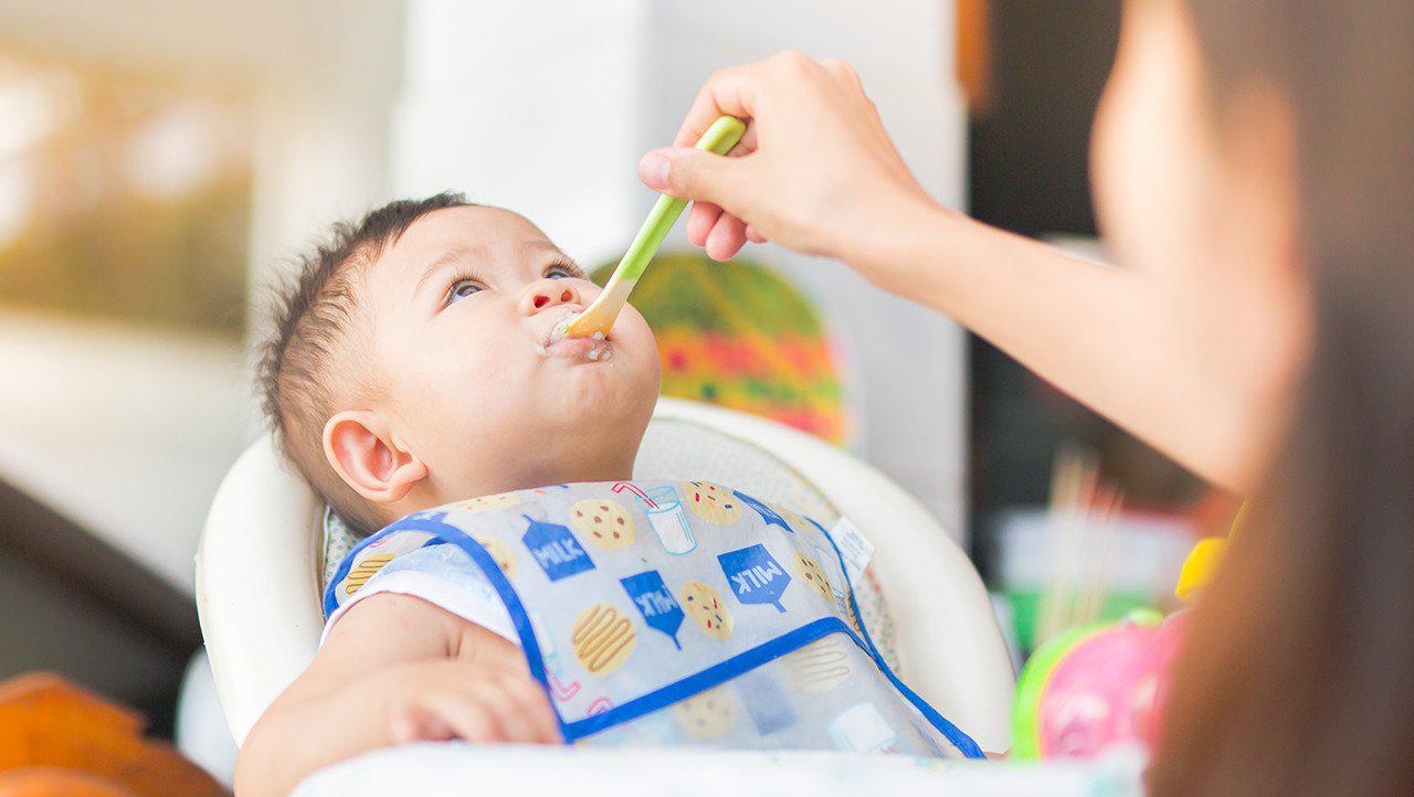 Top 6 thực phẩm ăn dặm an toàn cho bé 6 tháng tuổi mẹ nên biết