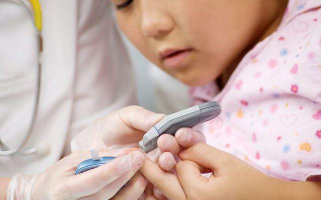 Chỉ số đường huyết ở trẻ: Bao nhiều là cao, thấp và cảnh báo nguy cơ