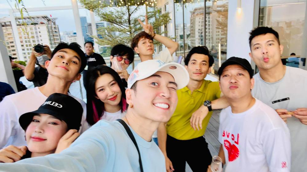 Dàn cast Running Man Việt đã đến Hàn Quốc: Lan Ngọc bị chê tơi bời, Jack vắng bóng?