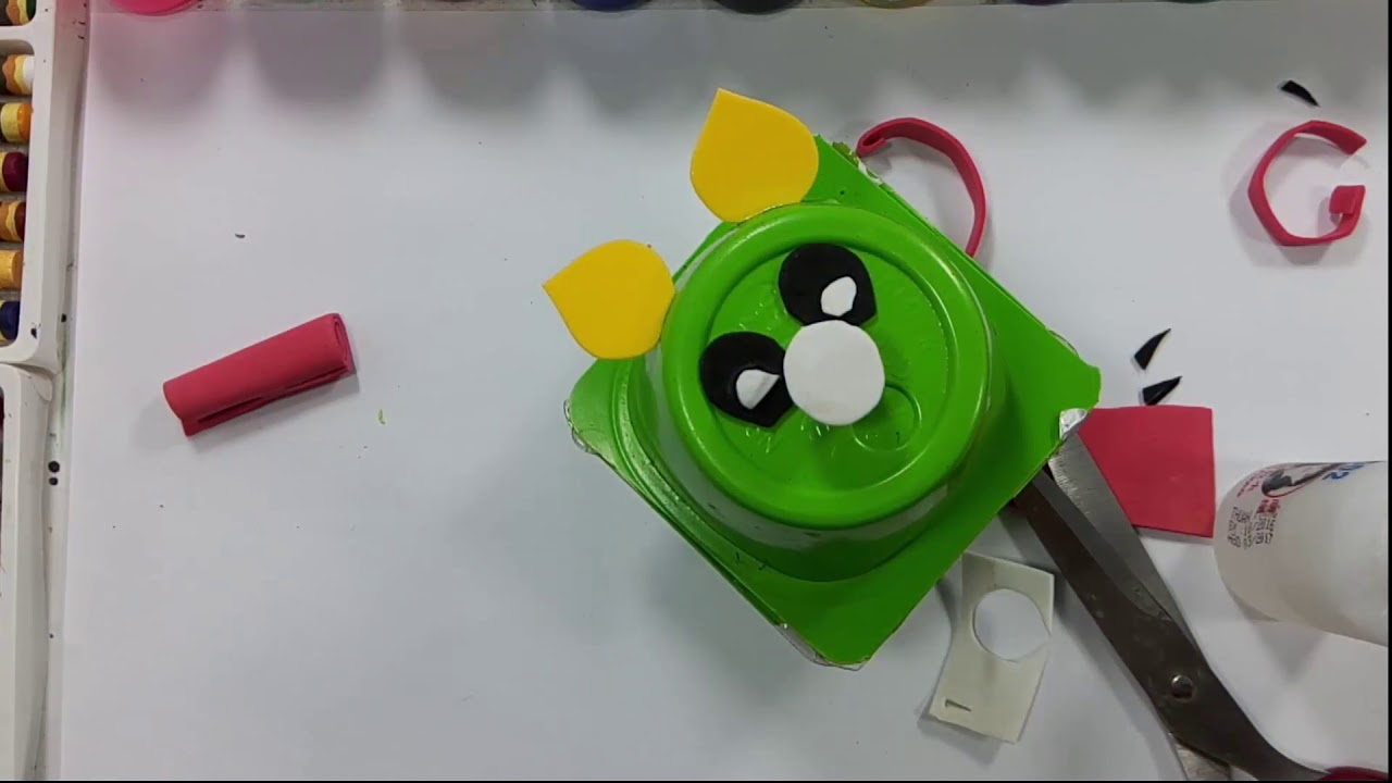 Cách làm đồ chơi từ hộp sữa chua cho bé cực kỳ đơn giản ( https://bau.vn › cach-lam-do-choi-tu-... ) 
