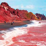 Vùng biển kỳ lạ bậc nhất thế giới: Nước biển chuyển màu đỏ như máu tại Iran