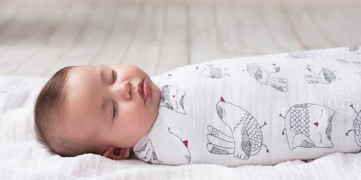 Quấn khăn kiểu này cho 10 trẻ sơ sinh phải đến 9 trẻ ngủ ngon, sâu giấc