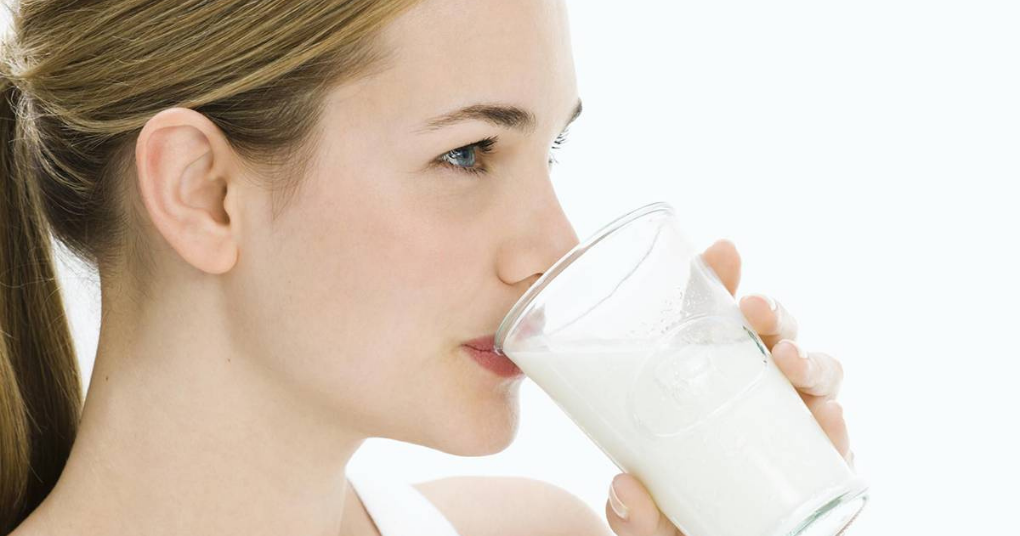 Sau khi nhổ răng có được uống sữa không? Gợi ý thực đơn nên ăn sau khi nhổ răng