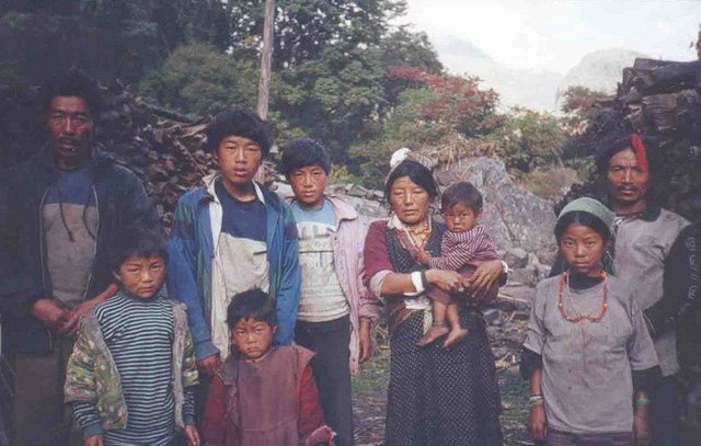 Chế độ đa phu ở Himalaya: Một vợ được lấy 5-7 chồng, chia lịch 