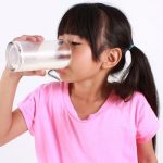 Độ tuổi nào phù hợp nhất để cho trẻ uống sữa tươi?