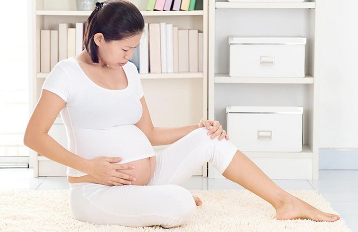 Làm gì để giảm tình trạng đau háng khi mang thai?