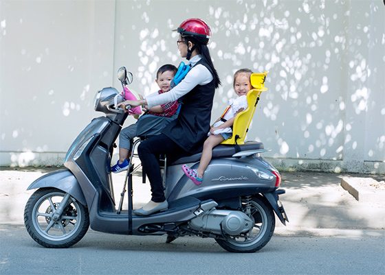 Tiêu chí chọn ghế ngồi xe máy an toàn cho bé