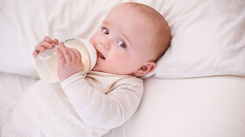 Mách mẹ 5 loại sữa dành cho trẻ 6-12 tháng giúp bé phát triển toàn diện