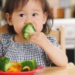 Ba mẹ nên bổ sung dinh dưỡng như thế nào để giúp bé phát triển toàn diện ?