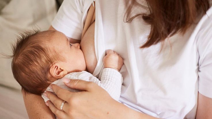 Sữa mẹ – “liều thuốc vàng” cho trái tim non nớt