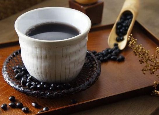 Công dụng tuyệt vời của nước đậu đen rang: Thức uống dân dã, lợi ích bất ngờ