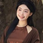 Con gái MC Quyền Linh gây sốt với thu nhập ‘khủng’ ở tuổi 19