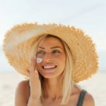 Tưởng bảo vệ da, ai ngờ đang hại da vì bôi kem chống nắng sai cách