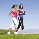 Có nên đi bộ sau bữa ăn? Chuyên gia nói gì?