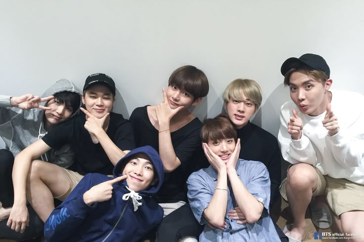 BTS comeback: Kpop chuẩn bị đón ‘cơn bão’ mới, ai dám cạnh tranh?