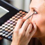 6 thói quen trang điểm sai lầm khiến lớp nền 