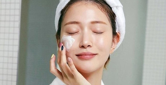 Da đẹp nhưng không bóng dầu: Cách chọn kem dưỡng hợp chuẩn