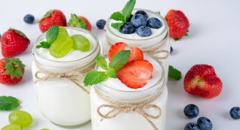Chuyên gia nói gì về việc ăn sữa chua vào ban đêm?