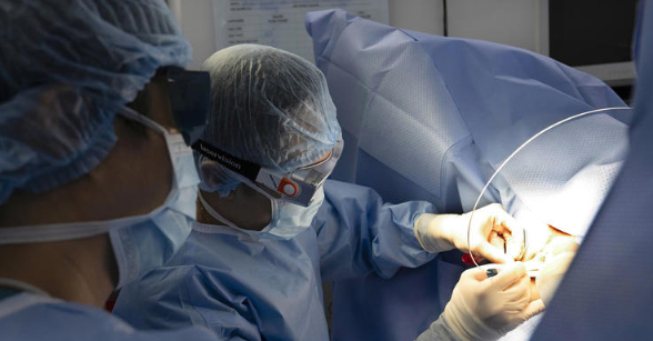 Ngồi lâu, lười uống nước: Thủ phạm âm thầm khiến người trẻ mắc bệnh trĩ