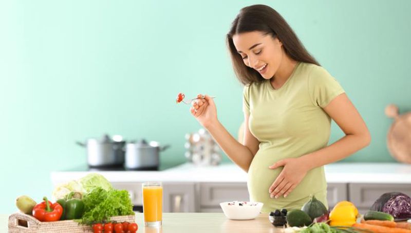 Thai giáo 3 tháng đầu: Tránh 5 sai lầm để nuôi dưỡng bé từ sớm