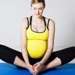 Yoga trong 3 tháng đầu thai kỳ: 3 động tác an toàn, tốt cho cả mẹ và thai nhi