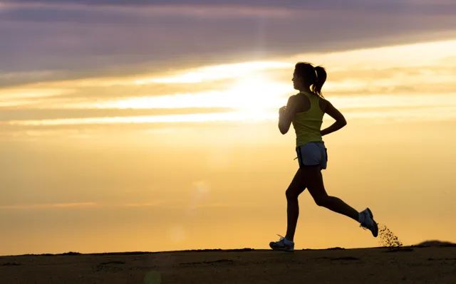 Luyện tập giữa nắng hè: Sáng mát mẻ hay tối dịu nhẹ là lựa chọn tốt hơn?