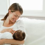 Mẹ ăn gì, con hưởng nấy: Chế độ dinh dưỡng giàu vi chất cho mẹ đang cho con bú
