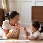 Tổn thương không phải từ đòn roi, mà từ lời nói: 6 điều cha mẹ nên tránh