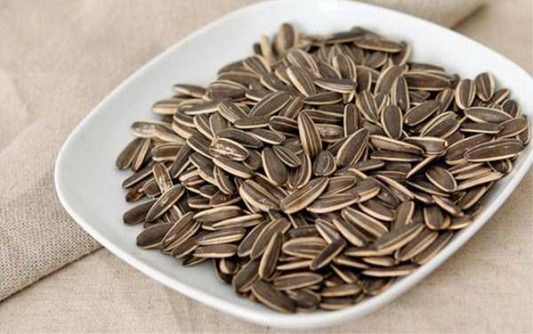 Tóc gãy rụng, khô xơ? 7 loại hạt này là “cứu tinh” bạn cần