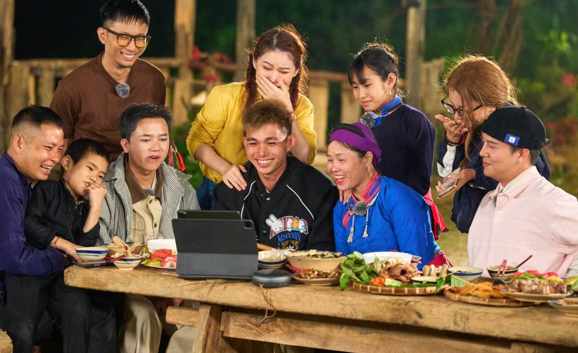 “Gia đình Haha” khép lại hành trình tại Bản Liền: Cảm xúc, hiểu lầm và những nghĩa cử đẹp