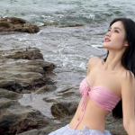 Ý Nhi khoe sắc trong outfit đi biển, chi tiết nhỏ trên cơ thể khiến dân mạng không thể rời mắt