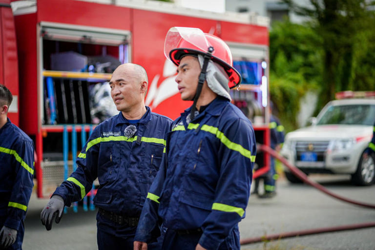 “Chiến sĩ quả cảm” tập 2: Dàn nghệ sĩ liên tục bị phê bình, Lê Dương Bảo Lâm - Tiến Luật mắc lỗi nghiêm trọng