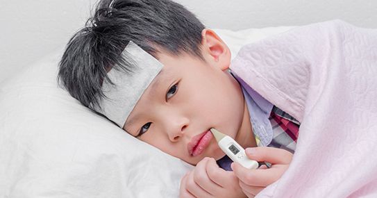 Giai đoạn nguy hiểm sốt xuất huyết: Trẻ hạ sốt nhưng tiểu cầu giảm, nguy cơ sốc và biến chứng nặng
