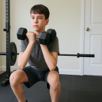 Trẻ em có nên tập tạ sớm? Chuyên gia chỉ ra độ tuổi vàng để bắt đầu