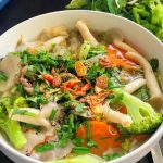 Học ngay cách nấu canh chua mọc dọc mùng giải nhiệt
