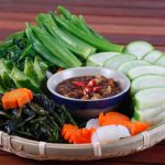 Mẹo nhỏ giúp rau luộc xanh mướt, ngọt tự nhiên như ngoài hàng