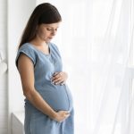 Bí quyết chọn chất liệu quần áo giúp mẹ bầu dễ chịu suốt thai kỳ