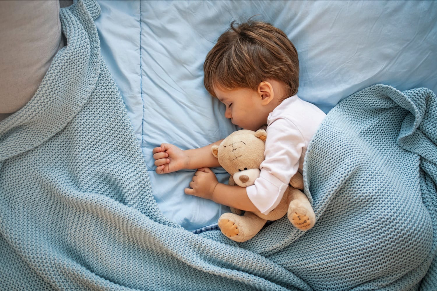 Nhìn con ngủ đoán tính cách: Tư thế ngủ tiết lộ điều bất ngờ về tâm lý trẻ nhỏ