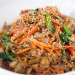 Không cần ra quán, vẫn có ngay đĩa miến trộn thịt bò kiểu Hàn ngon chuẩn vị