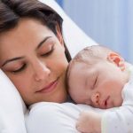 Thiếu chất sau sinh: Những dấu hiệu quan trọng mẹ không nên bỏ qua