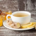 Trời lạnh chỉ cần 1 ly nước gừng pha đúng cách: người mệt, bụng lạnh, họng rát đều dịu ngay