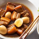 Làm thế nào để kho thịt kho tàu mềm tan mà không tốn quá nhiều thời gian?