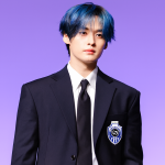Lee Know (Stray Kids) chấn thương mắt cá tại MAMA 2025, phải trở về Hàn Quốc bằng xe lăn