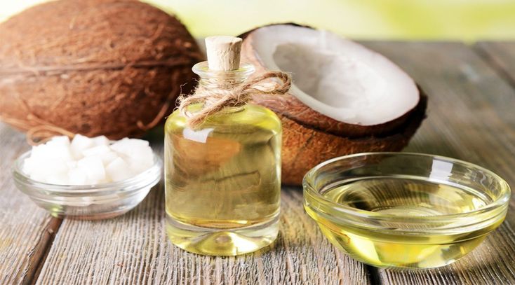 Dưỡng mi tự nhiên bằng dầu dừa: Đơn giản mà hiệu quả