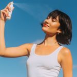 Kem chống nắng dạng xịt: Tiện lợi hay tiềm ẩn rủi ro?