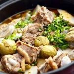 Nấu vịt om sấu thế nào để thịt mềm, nước chua thanh hấp dẫn?